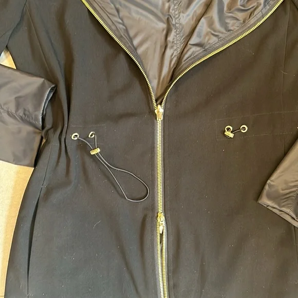 Calvin Klein Woman’s Lightweight, Water Resistant Coat - Picture 3 of 13